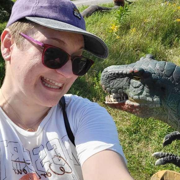 Meet your Posher, Megan - Picture 4 of 6